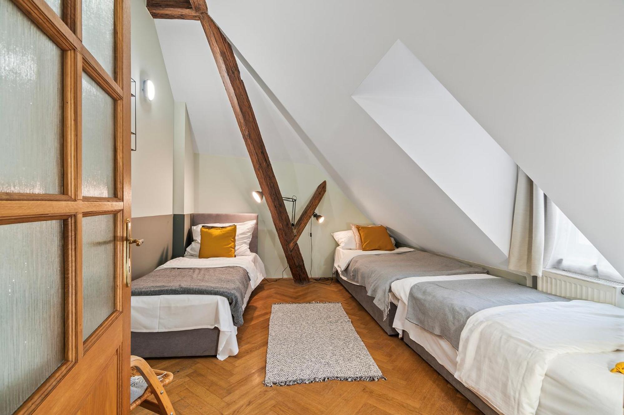 Charles Bridge Historical Apts By Michal&friends Apartment Prag
